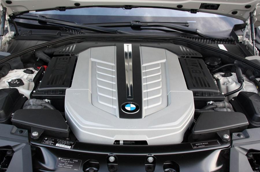  BMW 760iL 2010 года  (фото 54 из 71)